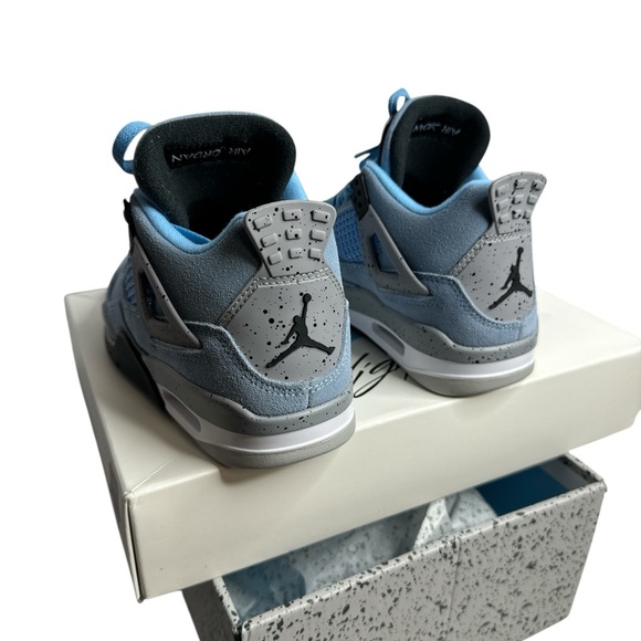 Air Jordan 4 Retro SP North Carolina Blue Air Jordan Flight Kids Sz 4.5 US NWT - Picture 7 of 13